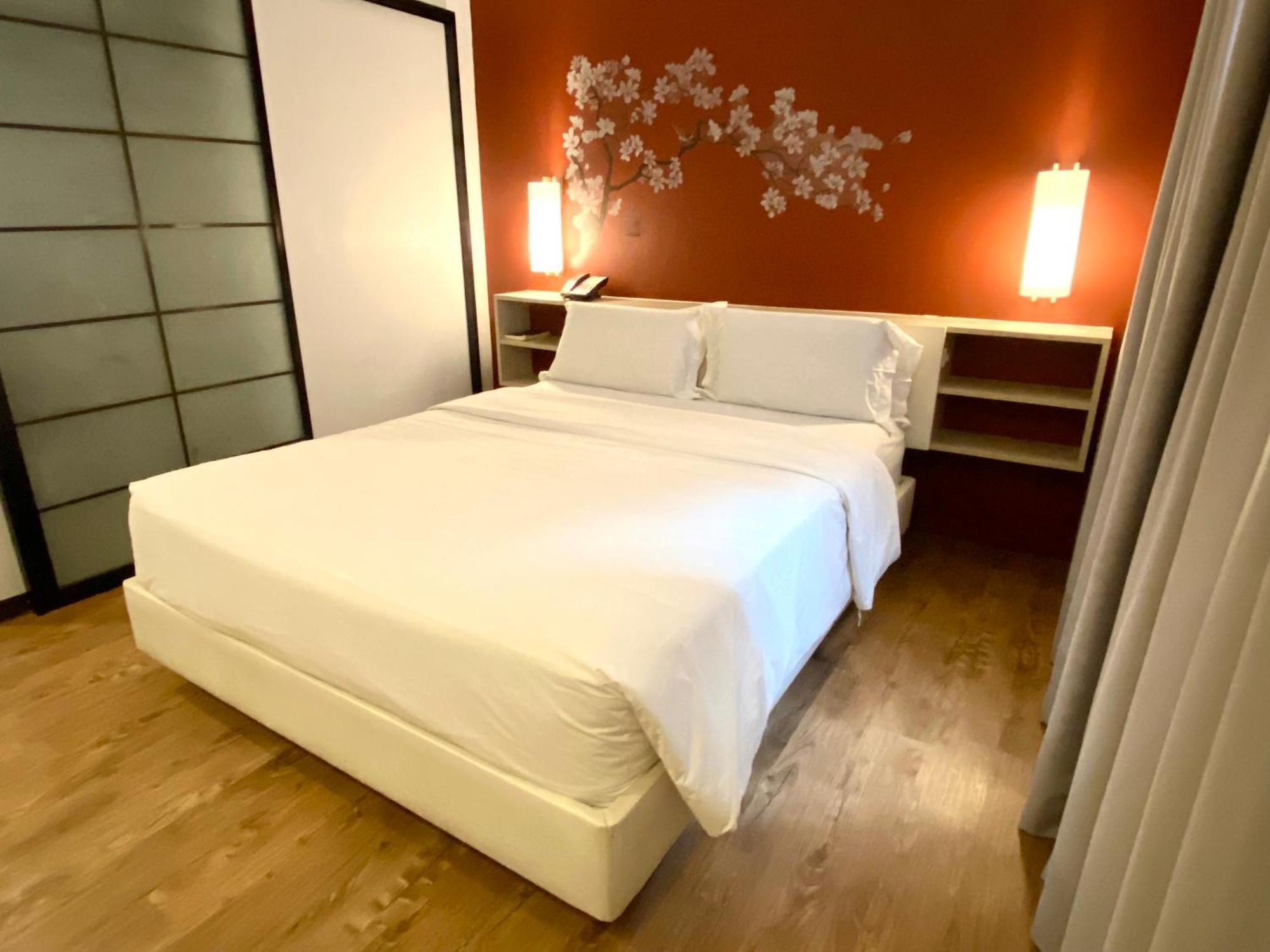 Circle Inn Hotel And Suites Bacolod Dış mekan fotoğraf