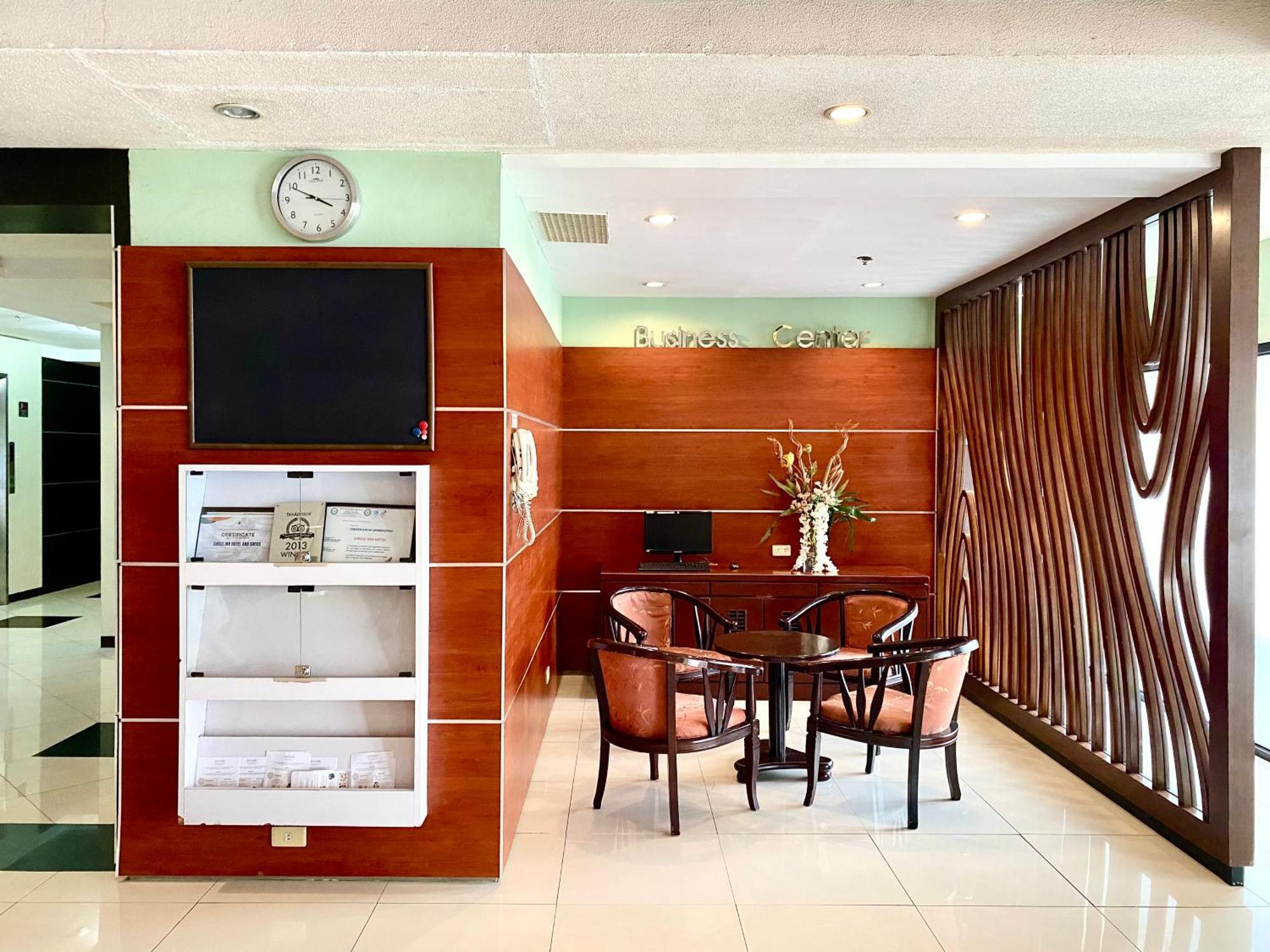 Circle Inn Hotel And Suites Bacolod Dış mekan fotoğraf