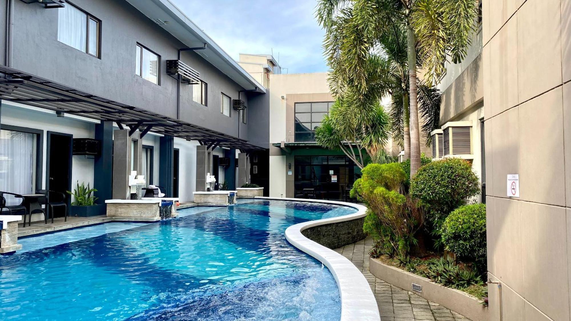 Circle Inn Hotel And Suites Bacolod Dış mekan fotoğraf
