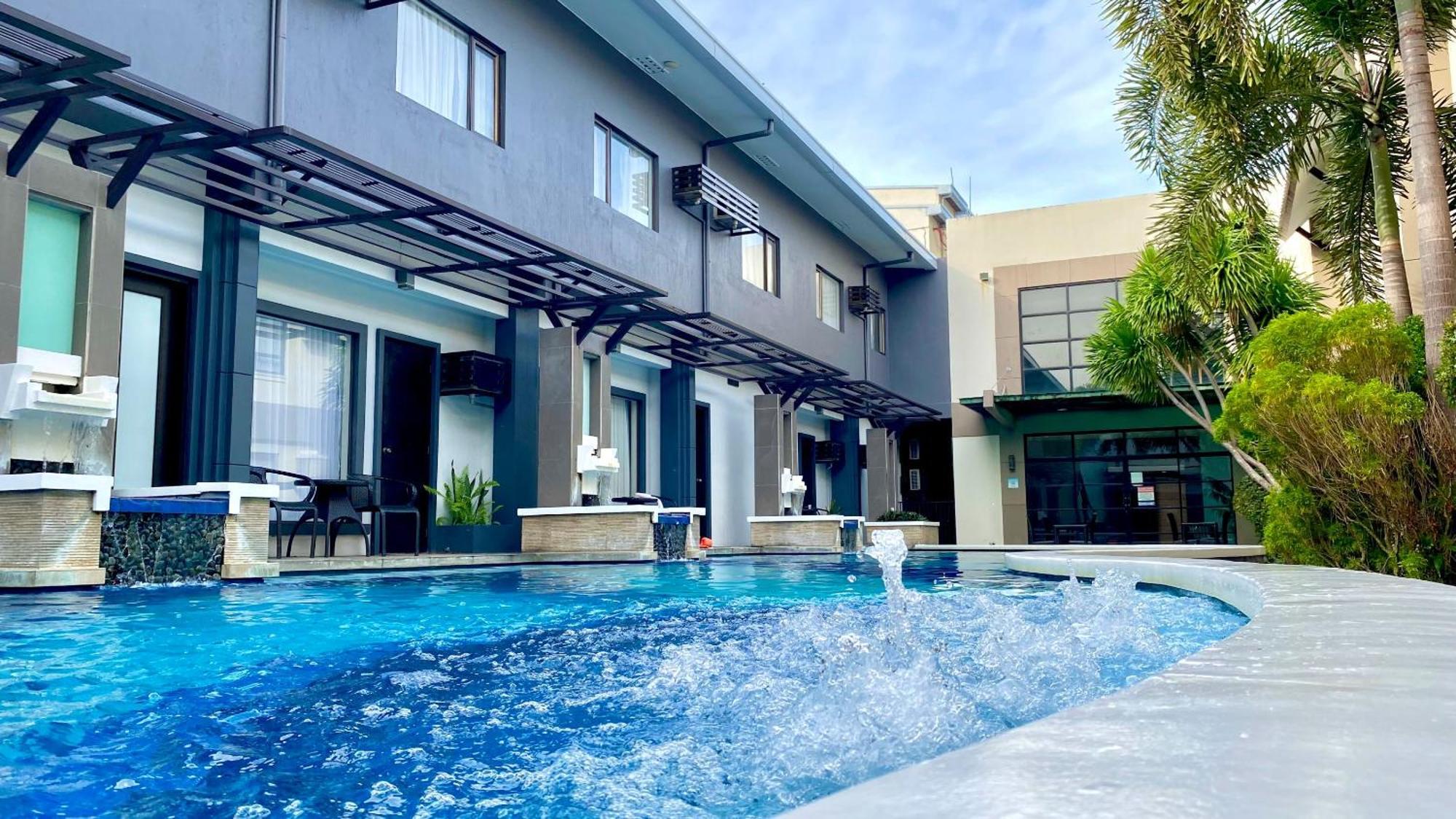 Circle Inn Hotel And Suites Bacolod Dış mekan fotoğraf