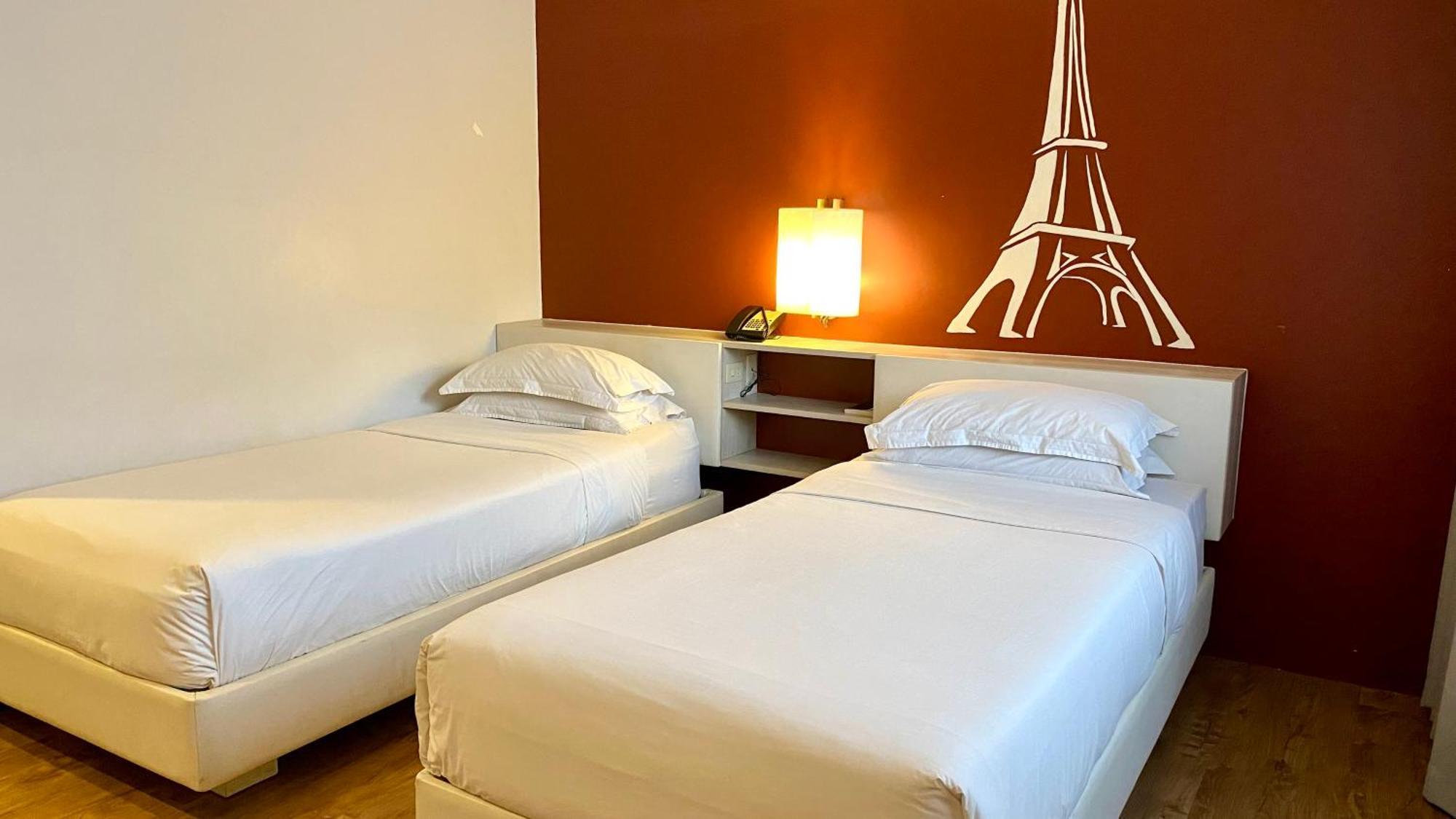 Circle Inn Hotel And Suites Bacolod Dış mekan fotoğraf