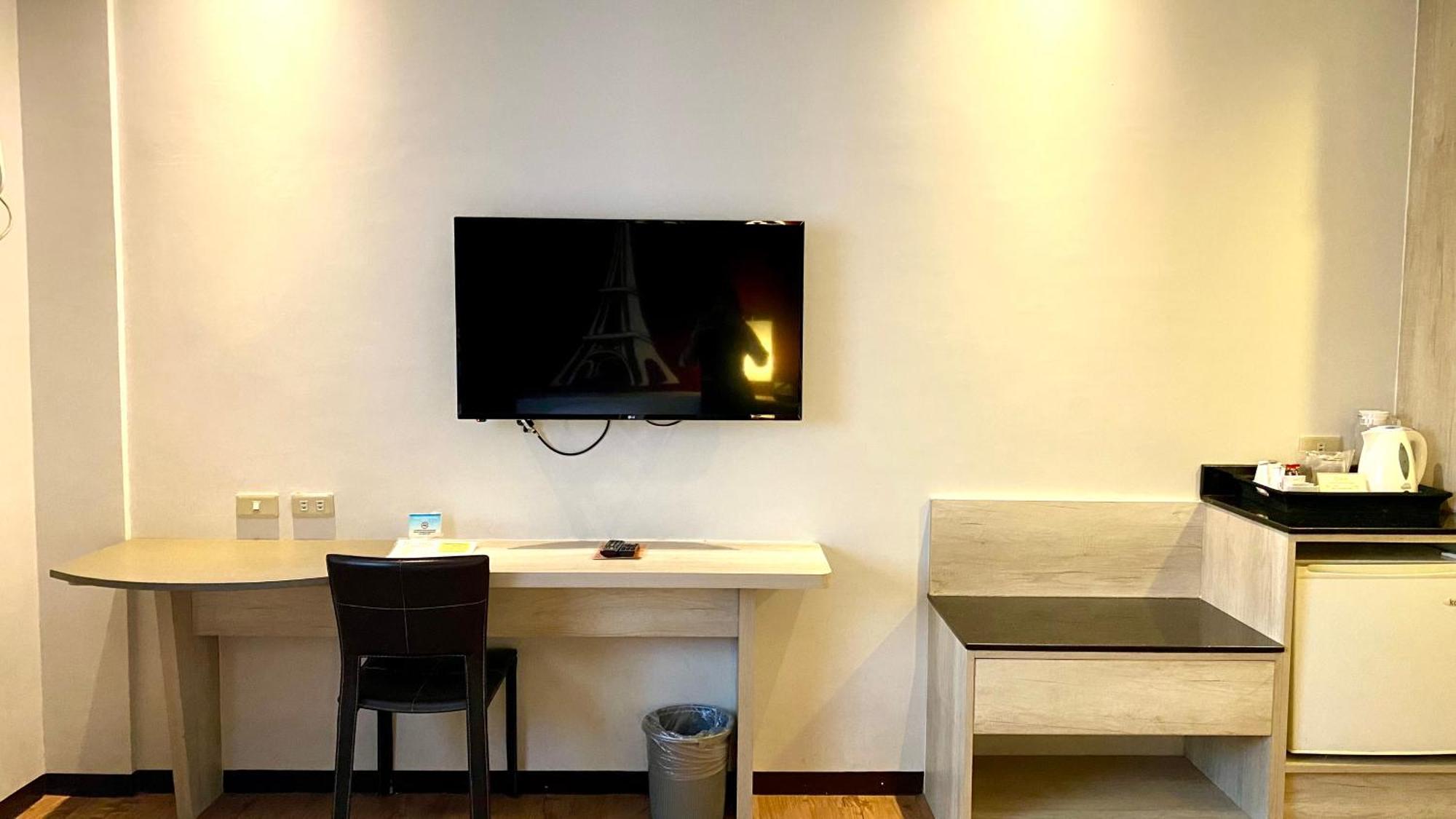 Circle Inn Hotel And Suites Bacolod Dış mekan fotoğraf