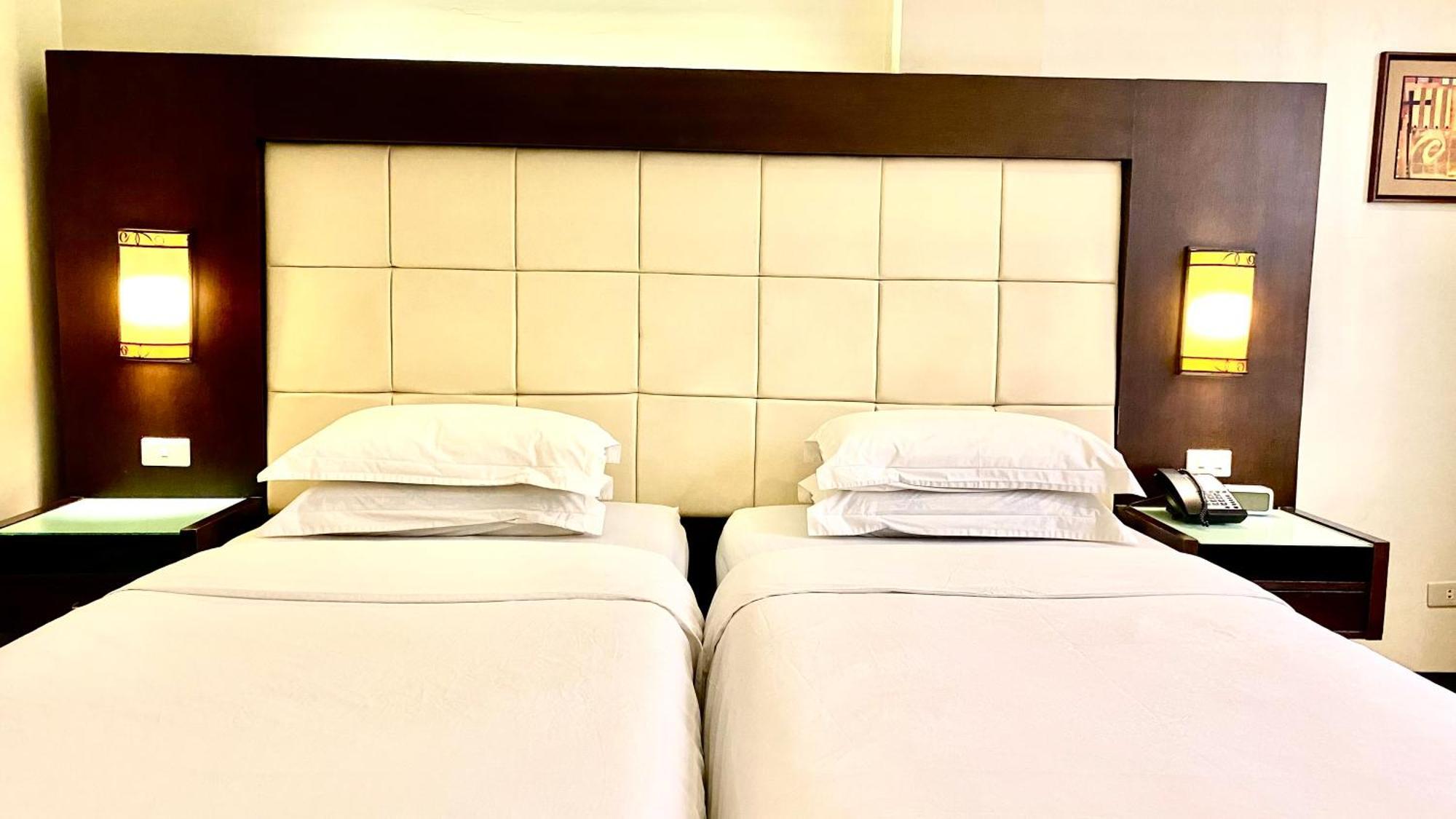 Circle Inn Hotel And Suites Bacolod Dış mekan fotoğraf