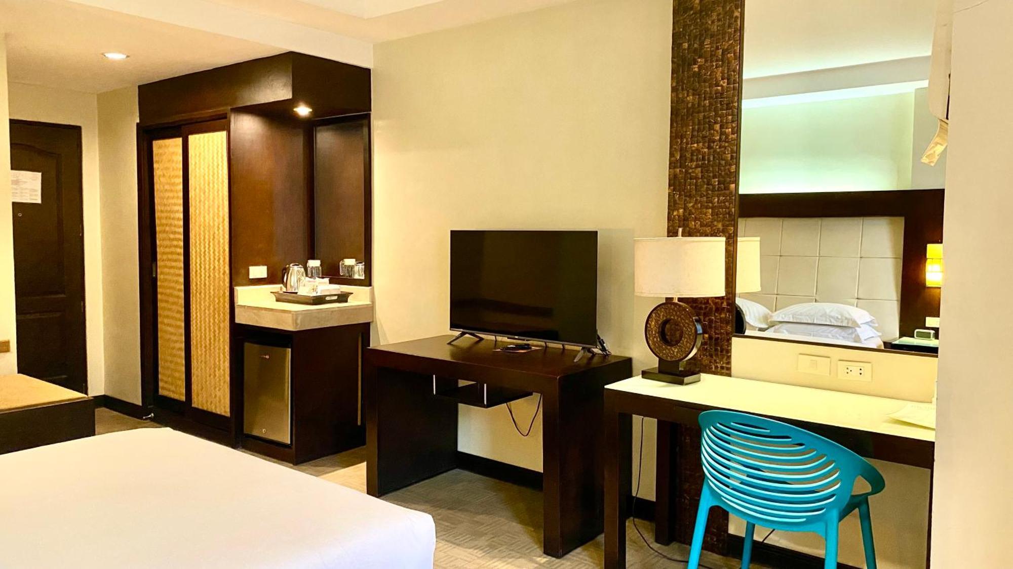 Circle Inn Hotel And Suites Bacolod Dış mekan fotoğraf