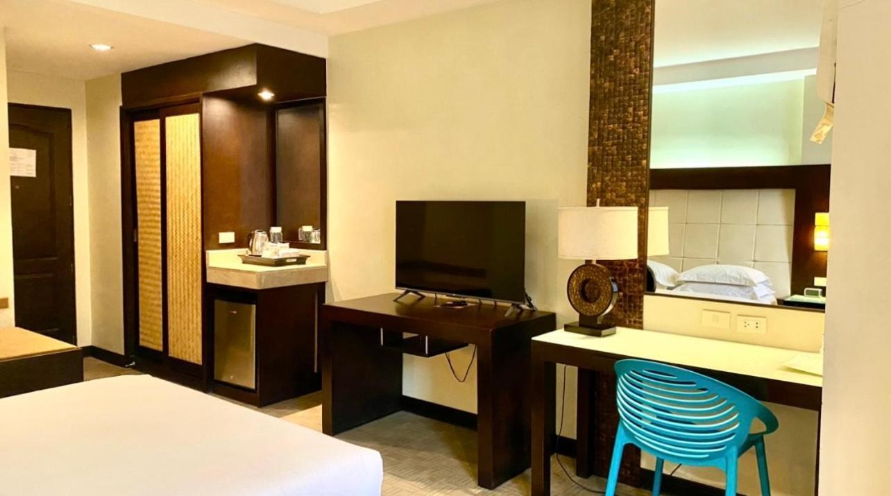 Circle Inn Hotel And Suites Bacolod Dış mekan fotoğraf