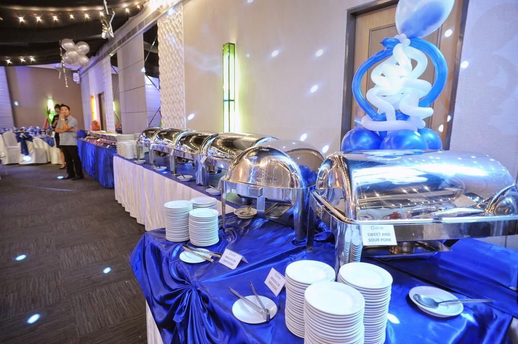 Circle Inn Hotel And Suites Bacolod Dış mekan fotoğraf