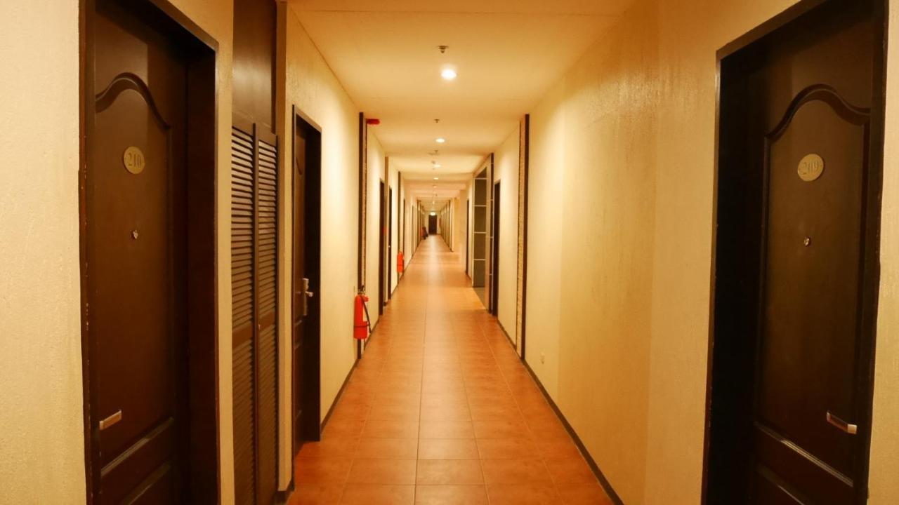 Circle Inn Hotel And Suites Bacolod Dış mekan fotoğraf