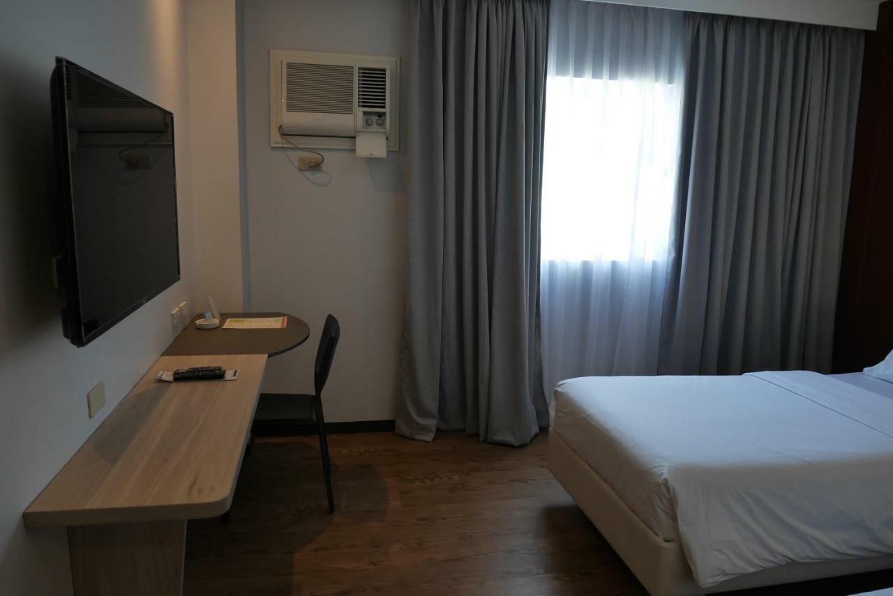 Circle Inn Hotel And Suites Bacolod Dış mekan fotoğraf