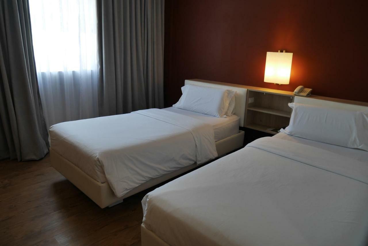 Circle Inn Hotel And Suites Bacolod Dış mekan fotoğraf